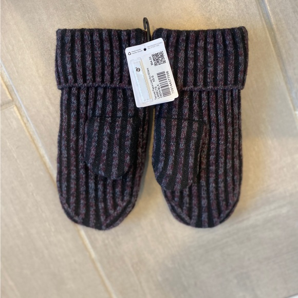 NWT lululemon athletica Textured Fleece Lined Glove and Headband Set-MSRP $116 - Picture 4 of 9